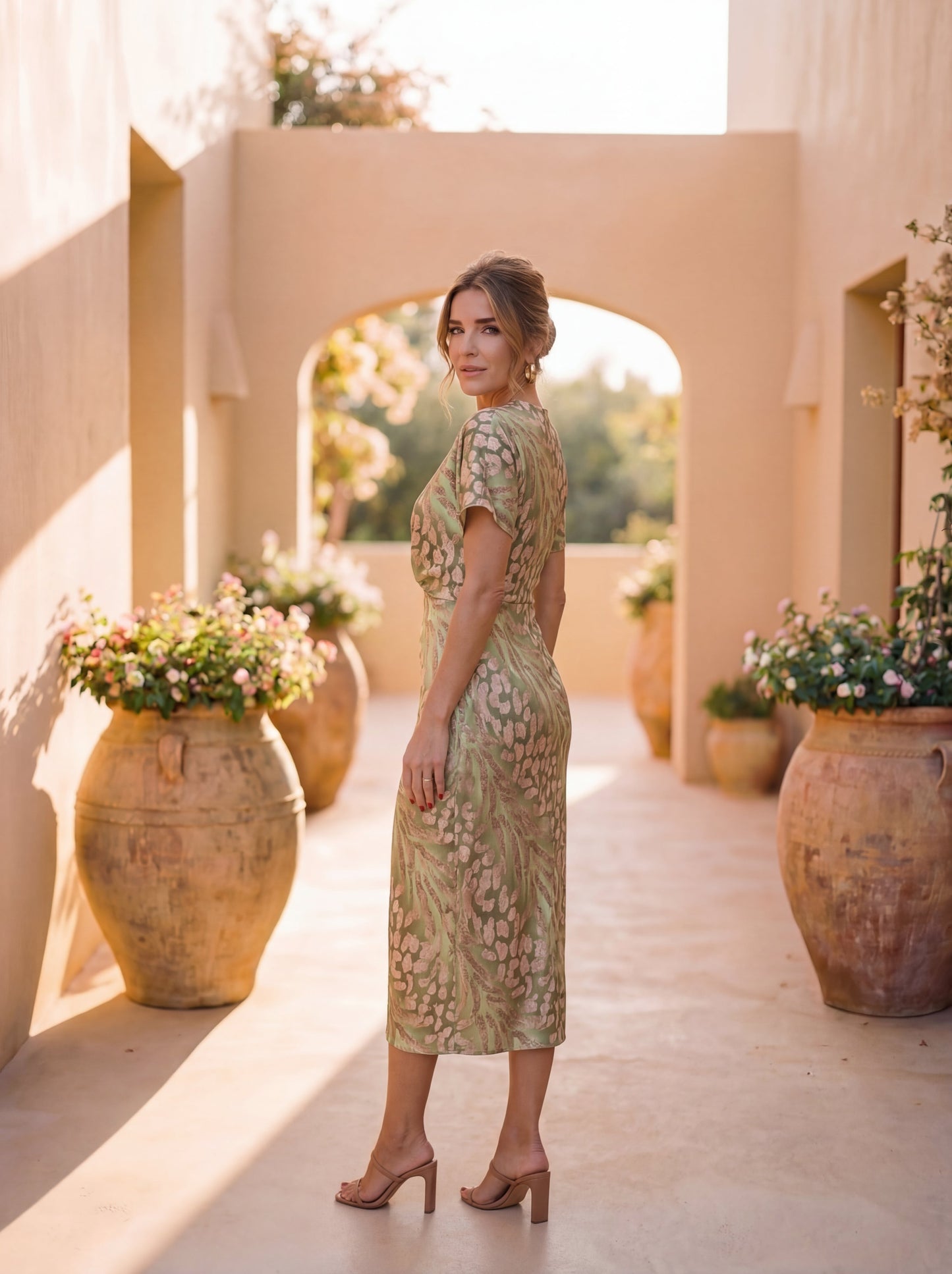 Sophie - Elegant Flowy Midi Dress